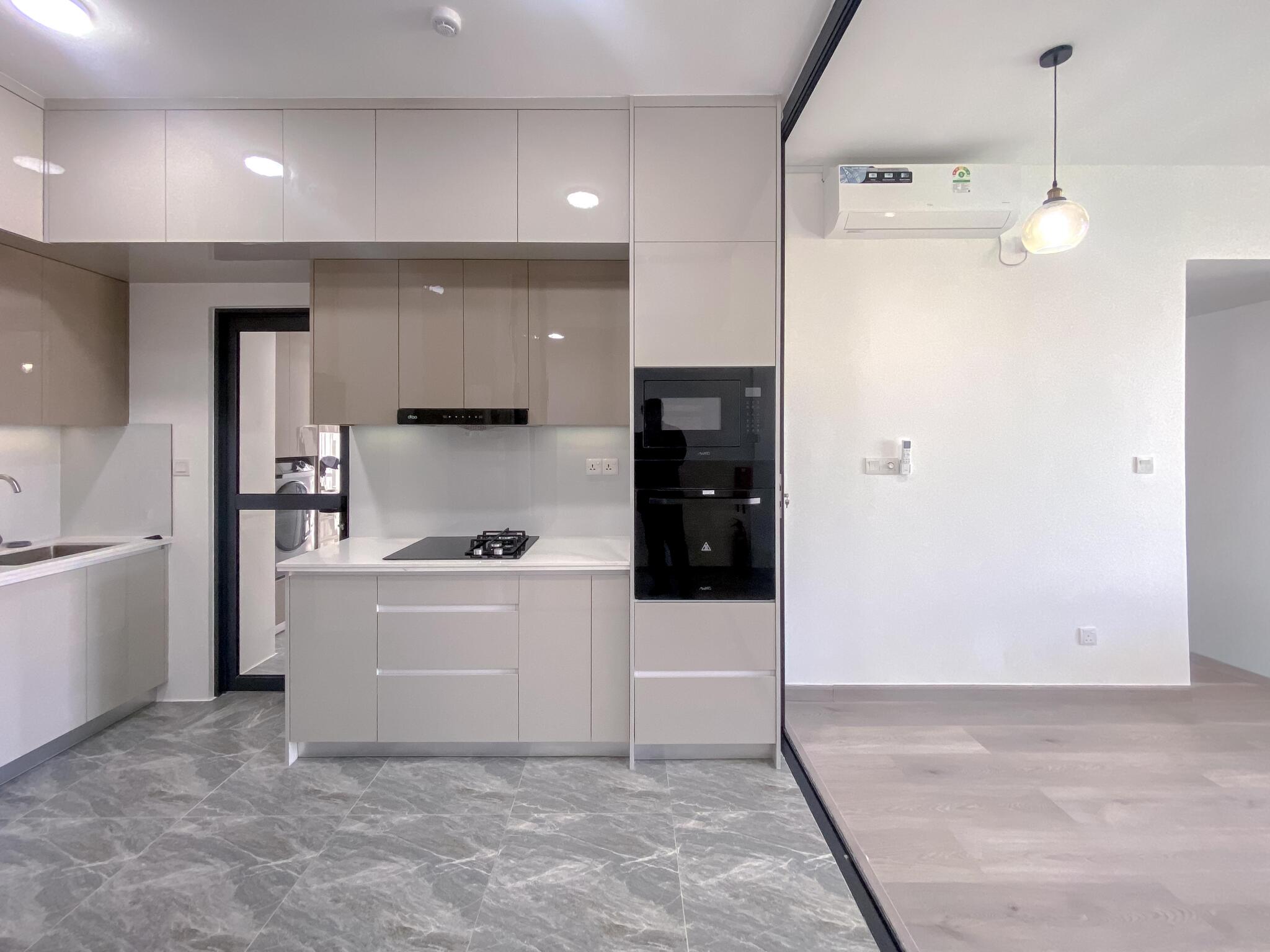 3-bedroom Panoramic Channel Views & Bespoke Interiors Luxury 3BR 3 Balcony Furnished — Maldives