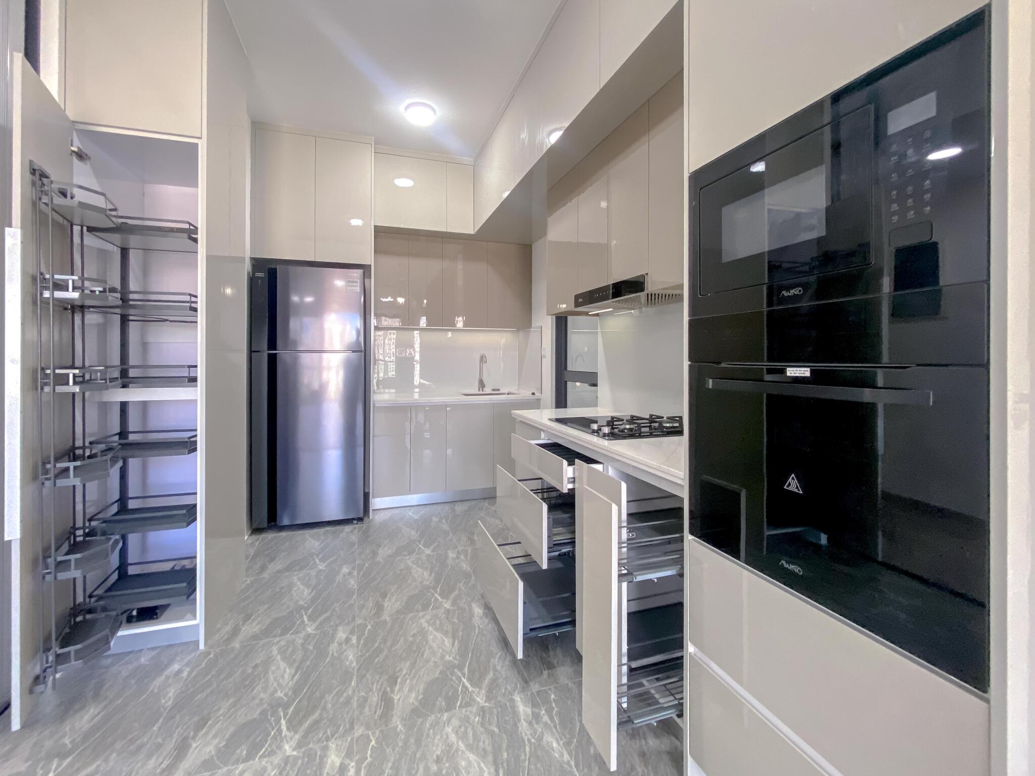 3-bedroom Panoramic Channel Views & Bespoke Interiors Luxury 3BR 3 Balcony Furnished — Maldives