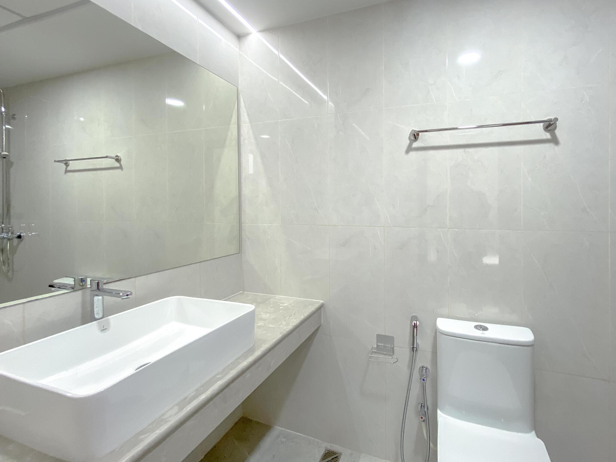 3-bedroom Panoramic Channel Views & Bespoke Interiors Luxury 3BR 3 Balcony Furnished — Maldives