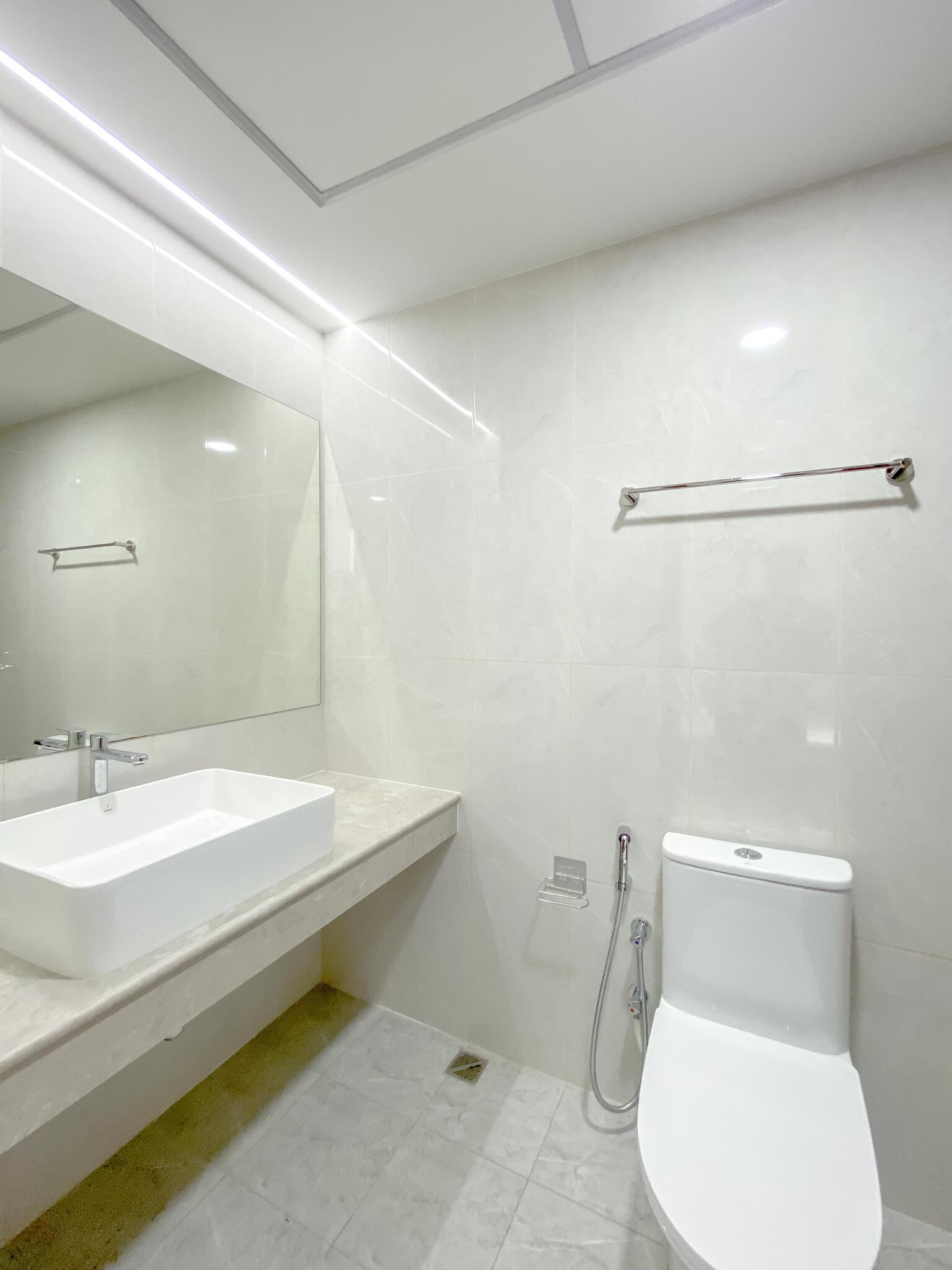 3-bedroom Panoramic Channel Views & Bespoke Interiors Luxury 3BR 3 Balcony Furnished — Maldives