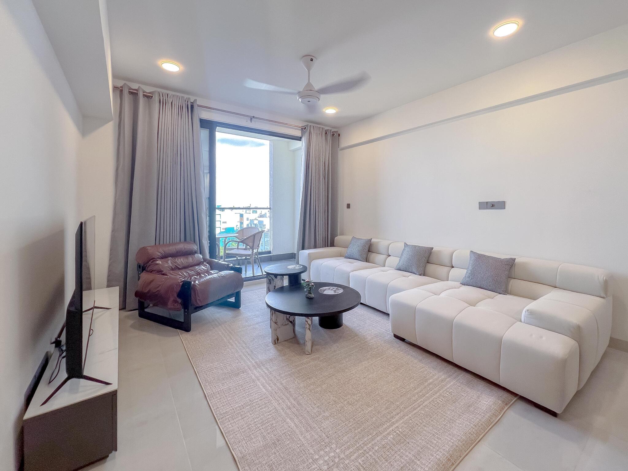 Crystal residence Exquisite 3-Bedroom Corner unit with 3 Balconies